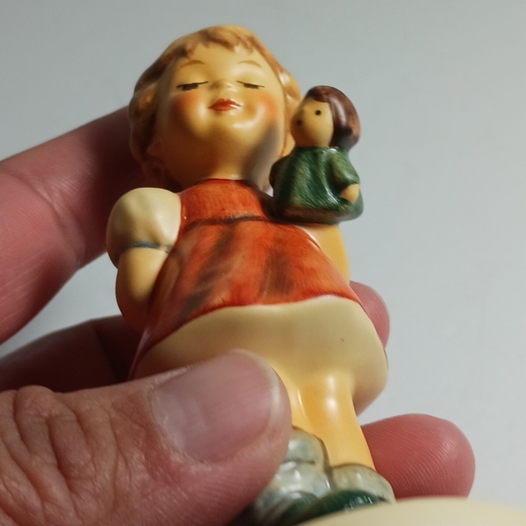 Goebel M.j. Hummel 25 Years Puppet Princess #1664 - Picture 6 of 7